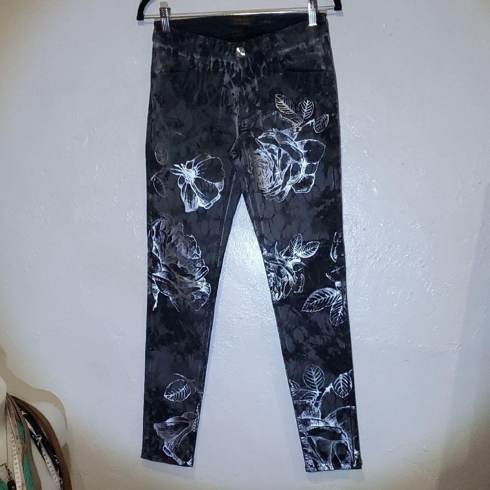 Raffaello Rossi Trendline Black & Gray Patterned Pants With Silver Flowers Sz 4